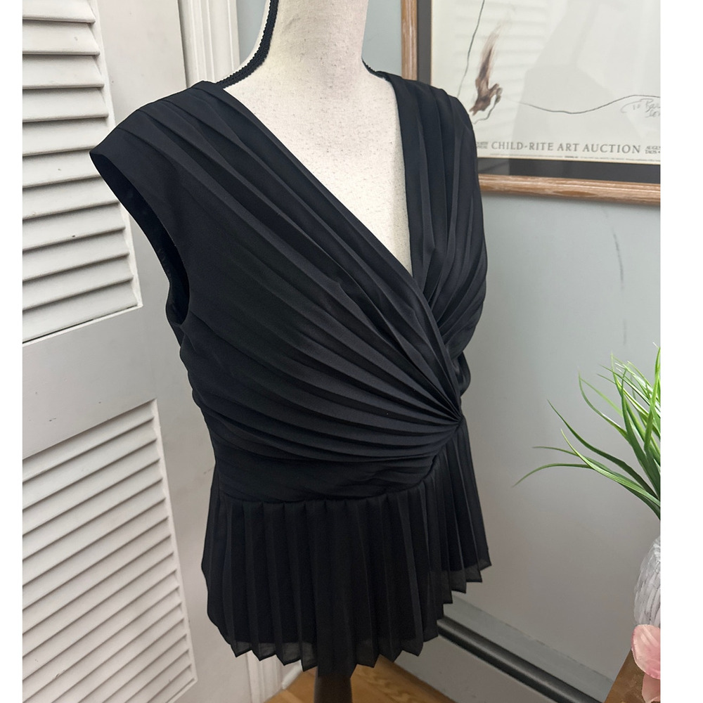 Escada Top Womens US 10 Black Crepe Sleeveless Peplum Minimalist Quiet Luxury - Picture 5 of 12